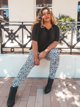 Load image into Gallery viewer, Luxe Bamboo Legging Black Leopard